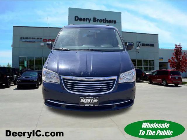 2016 Chrysler Town and Country LX