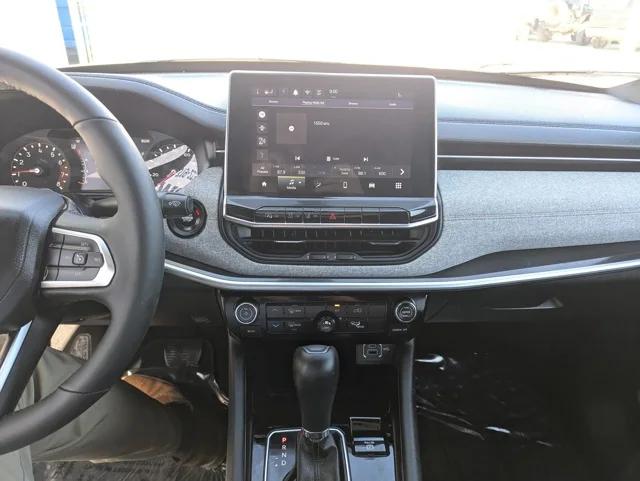 2024 Jeep Compass Latitude Lux FWD