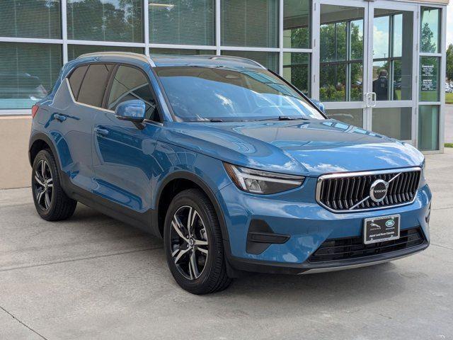 2024 Volvo XC40 B5 Core Bright Theme