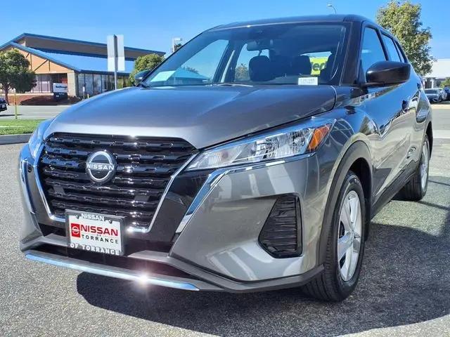 2025 Nissan Kicks S