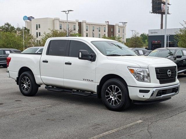 2023 Nissan TITAN Crew Cab SV 4x4