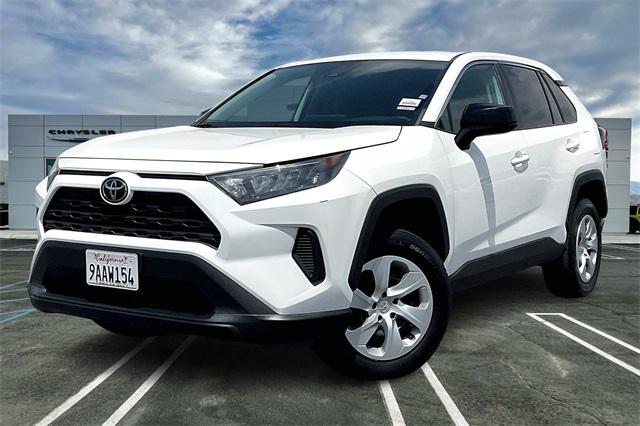2022 Toyota RAV4 LE 2022 Toyota RAV4 LE