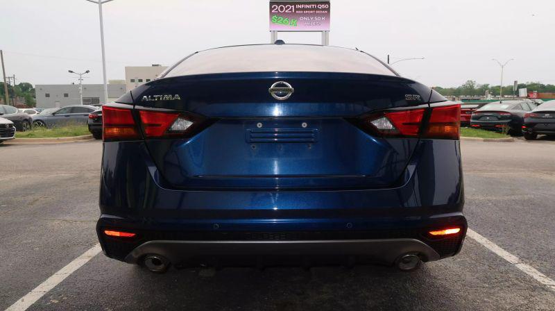 2021 Nissan Altima SR FWD