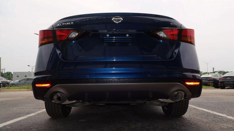 2021 Nissan Altima SR FWD