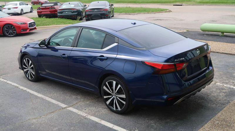 2021 Nissan Altima SR FWD