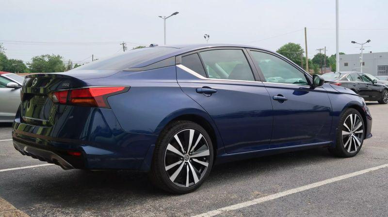 2021 Nissan Altima SR FWD
