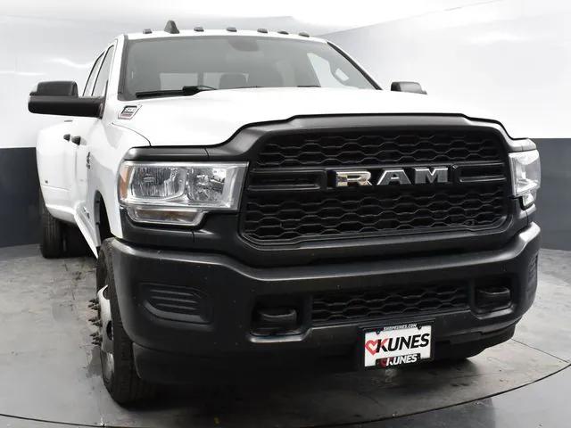 2022 RAM 3500 Tradesman Crew Cab 4x4 8 Box