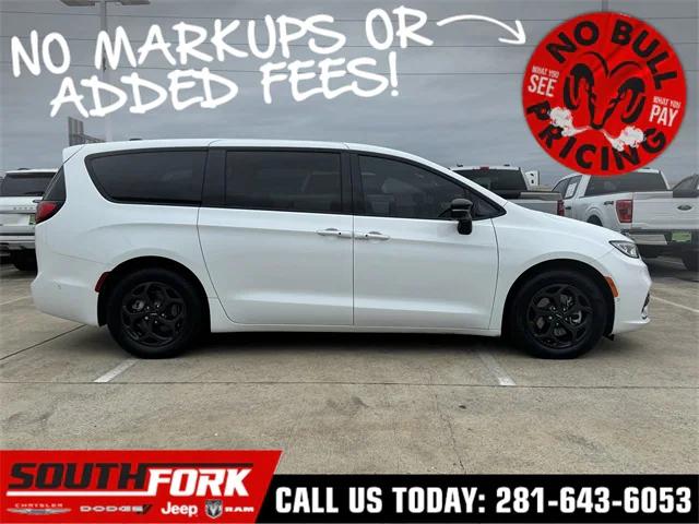 2023 Chrysler Pacifica Hybrid Limited