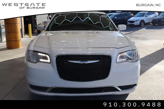 2022 Chrysler 300 Touring
