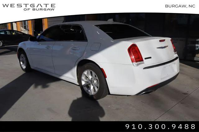 2022 Chrysler 300 Touring