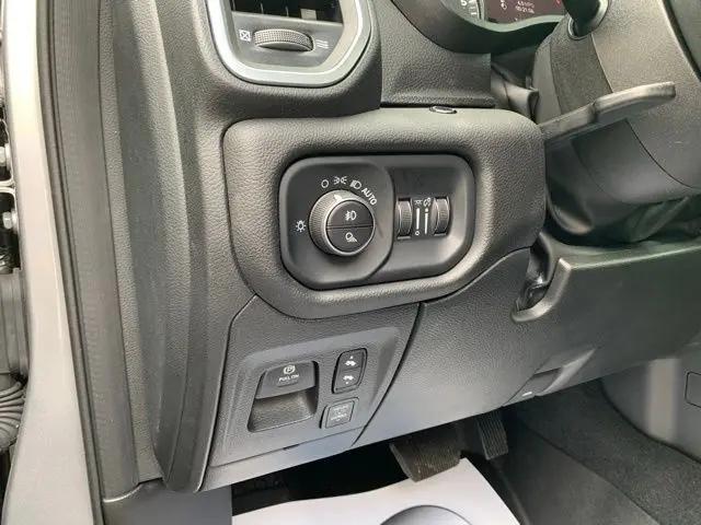 2025 Ram 1500 Big Horn Crew Cab 4x4 57 Box