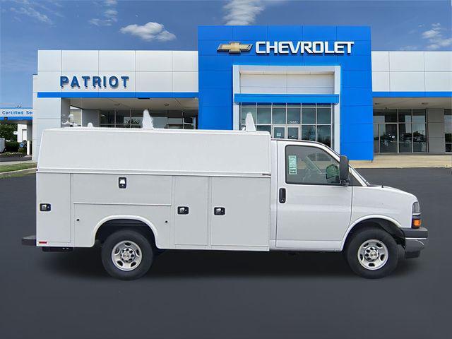 2025 Chevrolet Express Cutaway Work Van