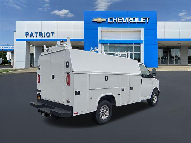 2025 Chevrolet Express Cutaway Work Van