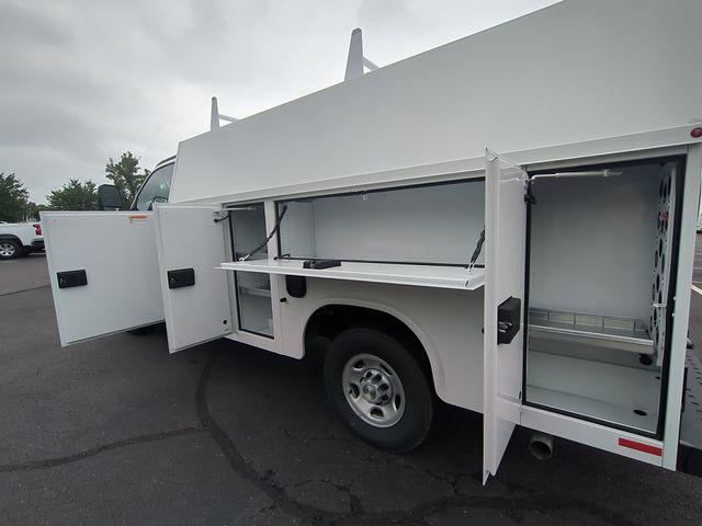 2025 Chevrolet Express Cutaway Work Van