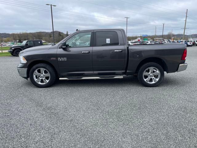 2017 RAM 1500 Big Horn Crew Cab 4x4 57 Box