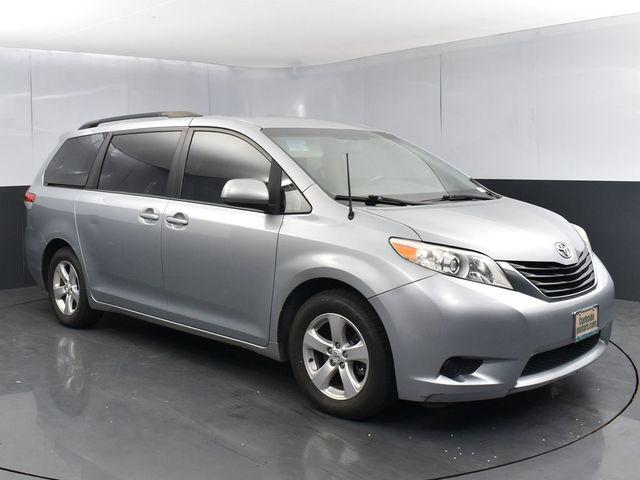 2014 Toyota Sienna LE V6 8 Passenger for sale in Lakewood, WA