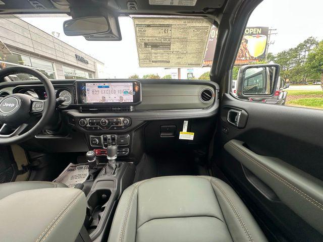 2025 Jeep Gladiator GLADIATOR MOJAVE 4X4