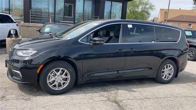 2025 Chrysler Pacifica PACIFICA SELECT