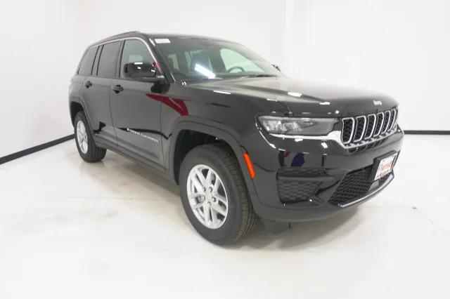 2025 Jeep Grand Cherokee GRAND CHEROKEE LAREDO X 4X2