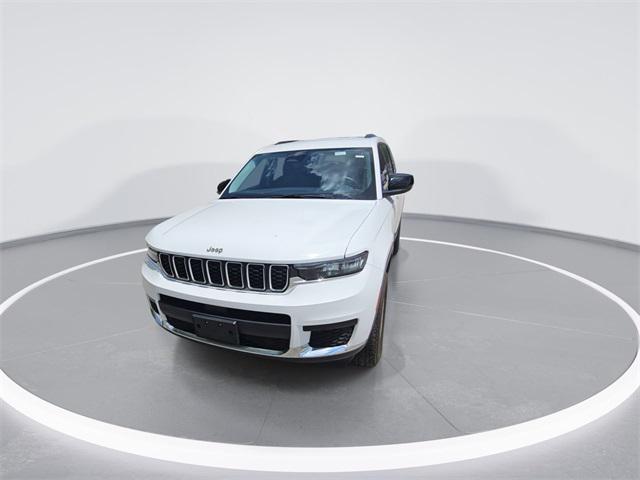 2022 Jeep Grand Cherokee L Laredo 4x4