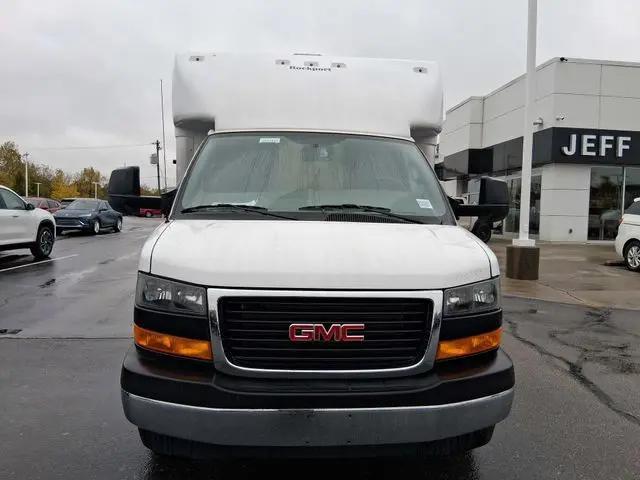 2025 GMC Savana Cutaway Work Van