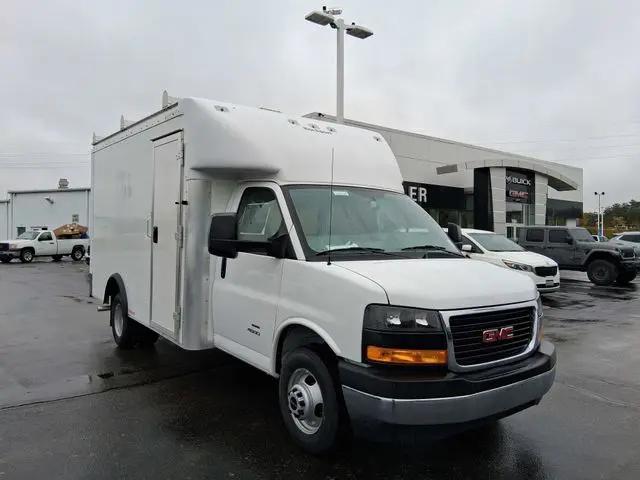 2025 GMC Savana Cutaway Work Van