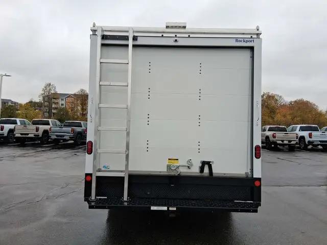 2025 GMC Savana Cutaway Work Van