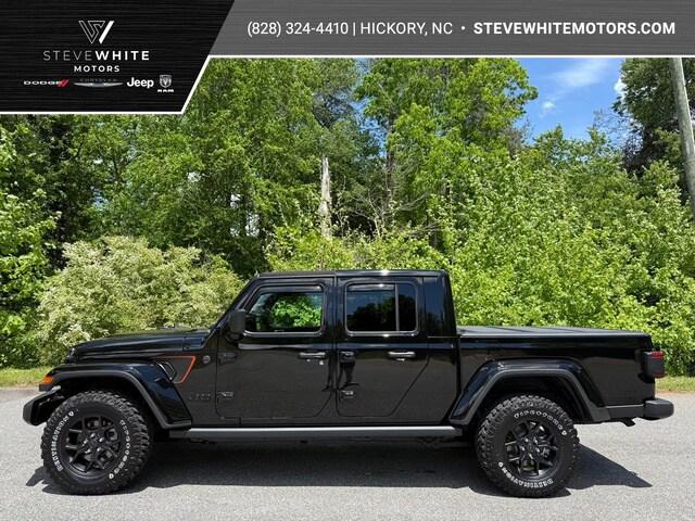 2024 Jeep Gladiator Jeep Beach