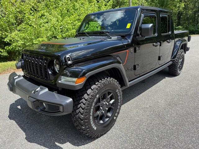 2024 Jeep Gladiator Jeep Beach