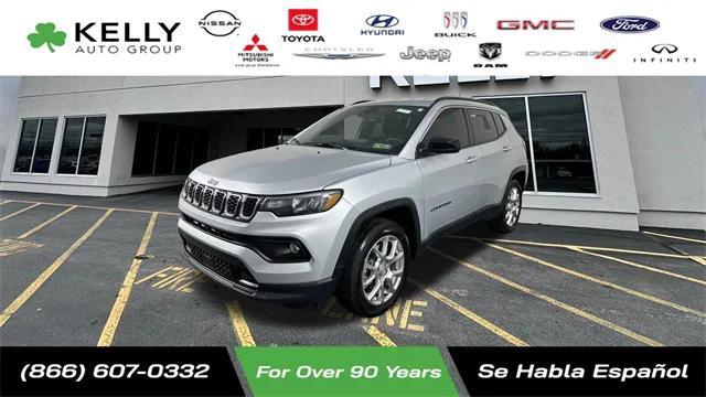 2024 Jeep Compass Latitude Lux FWD