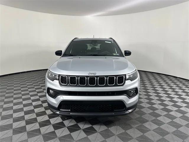 2024 Jeep Compass Latitude Lux FWD