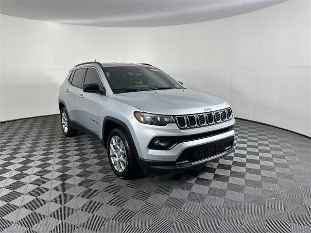 2024 Jeep Compass Latitude Lux FWD