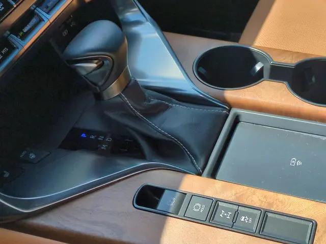 2024 Lexus LX Premium