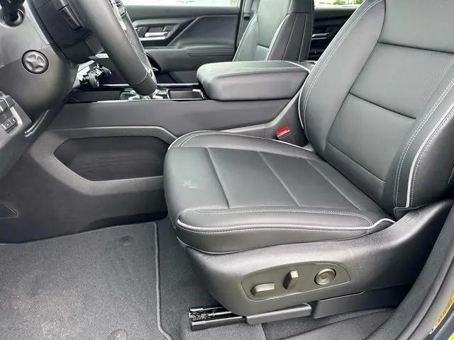 2025 Chevrolet Silverado EV LT