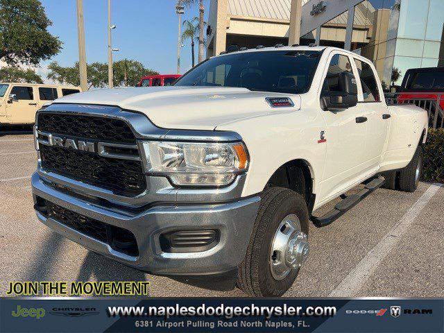 2023 RAM 3500 Tradesman Crew Cab 4x4 8 Box