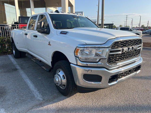 2023 RAM 3500 Tradesman Crew Cab 4x4 8 Box