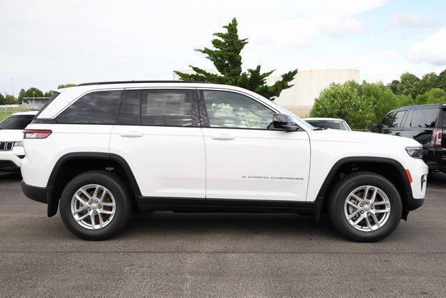 2025 Jeep Grand Cherokee GRAND CHEROKEE LAREDO X 4X4