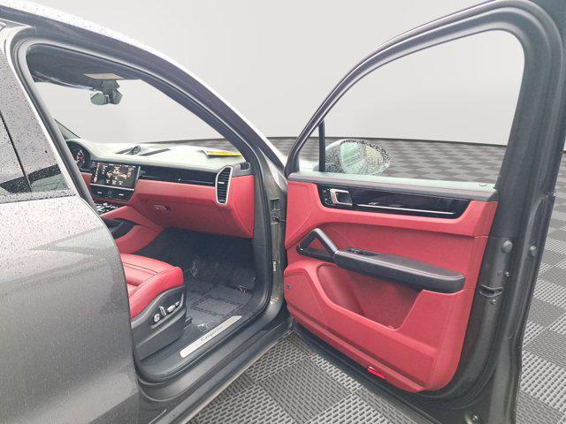 2021 Porsche Cayenne Base