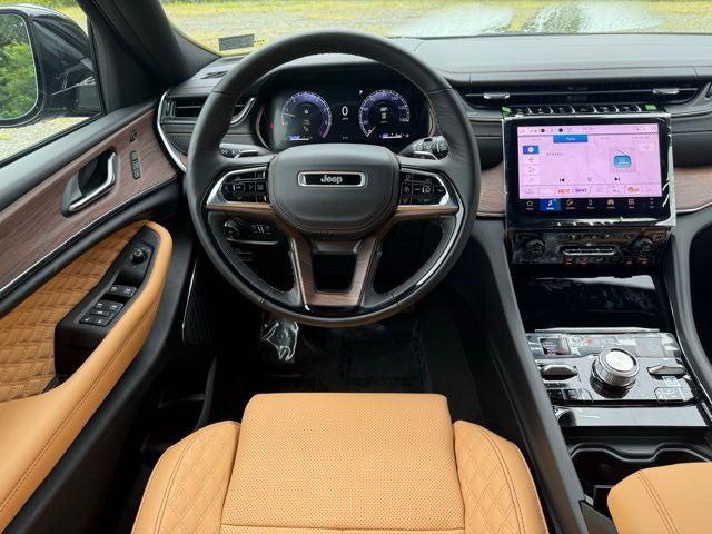 2025 Jeep Grand Cherokee GRAND CHEROKEE SUMMIT 4X4