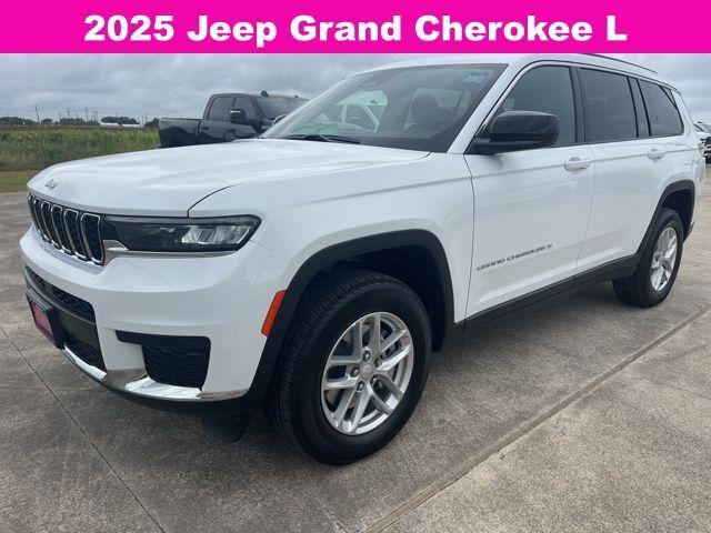 2025 Jeep Grand Cherokee GRAND CHEROKEE L LAREDO X 4X2