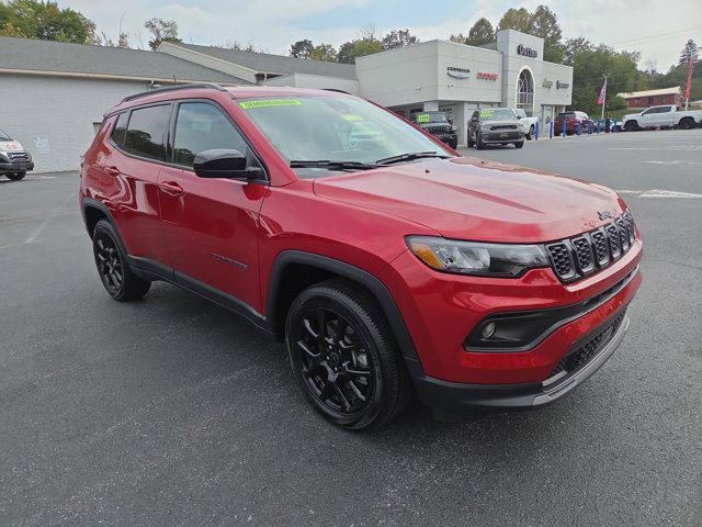 2025 Jeep Compass COMPASS LATITUDE 4X4