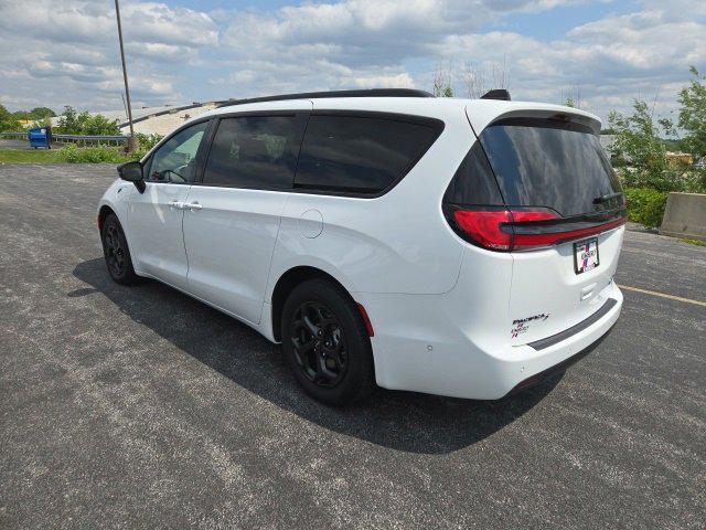 2024 Chrysler Pacifica Hybrid Premium S Appearance Pkg