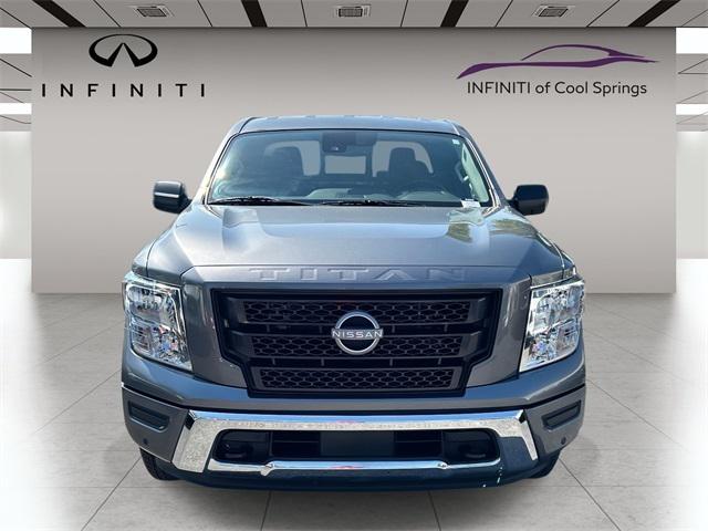 2024 Nissan TITAN Crew Cab SV 4x4