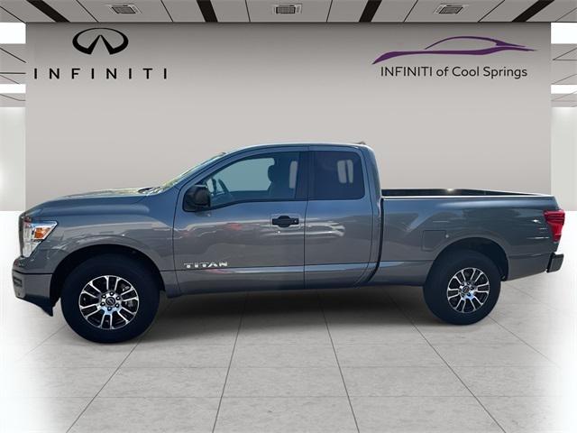 2024 Nissan TITAN Crew Cab SV 4x4