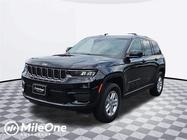 2023 Jeep Grand Cherokee Laredo 4x4