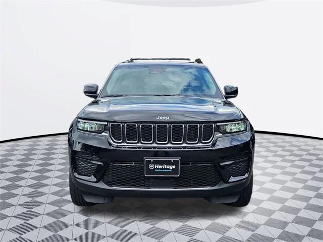 2023 Jeep Grand Cherokee Laredo 4x4