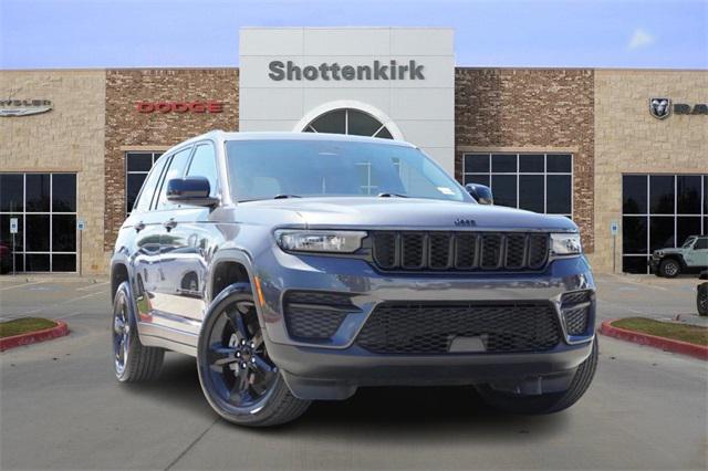2022 Jeep Grand Cherokee Altitude 4x2