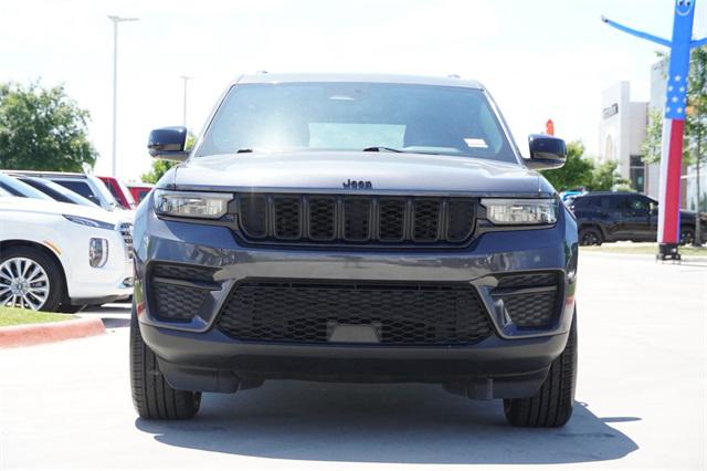2022 Jeep Grand Cherokee Altitude 4x2