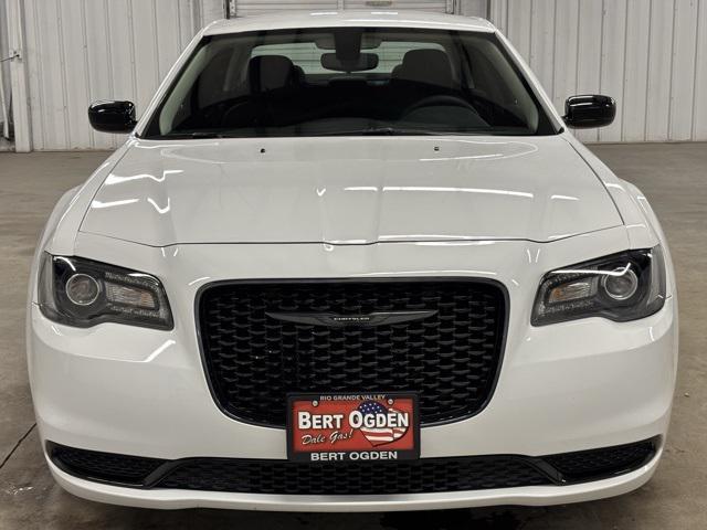 2023 Chrysler 300 Touring