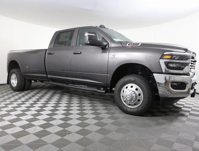 2025 RAM Ram 3500 RAM 3500 TRADESMAN CREW CAB 4X4 8 BOX
